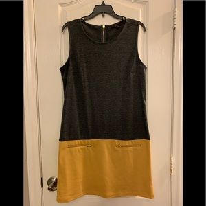 EUC Sleeveless dress with zipper details